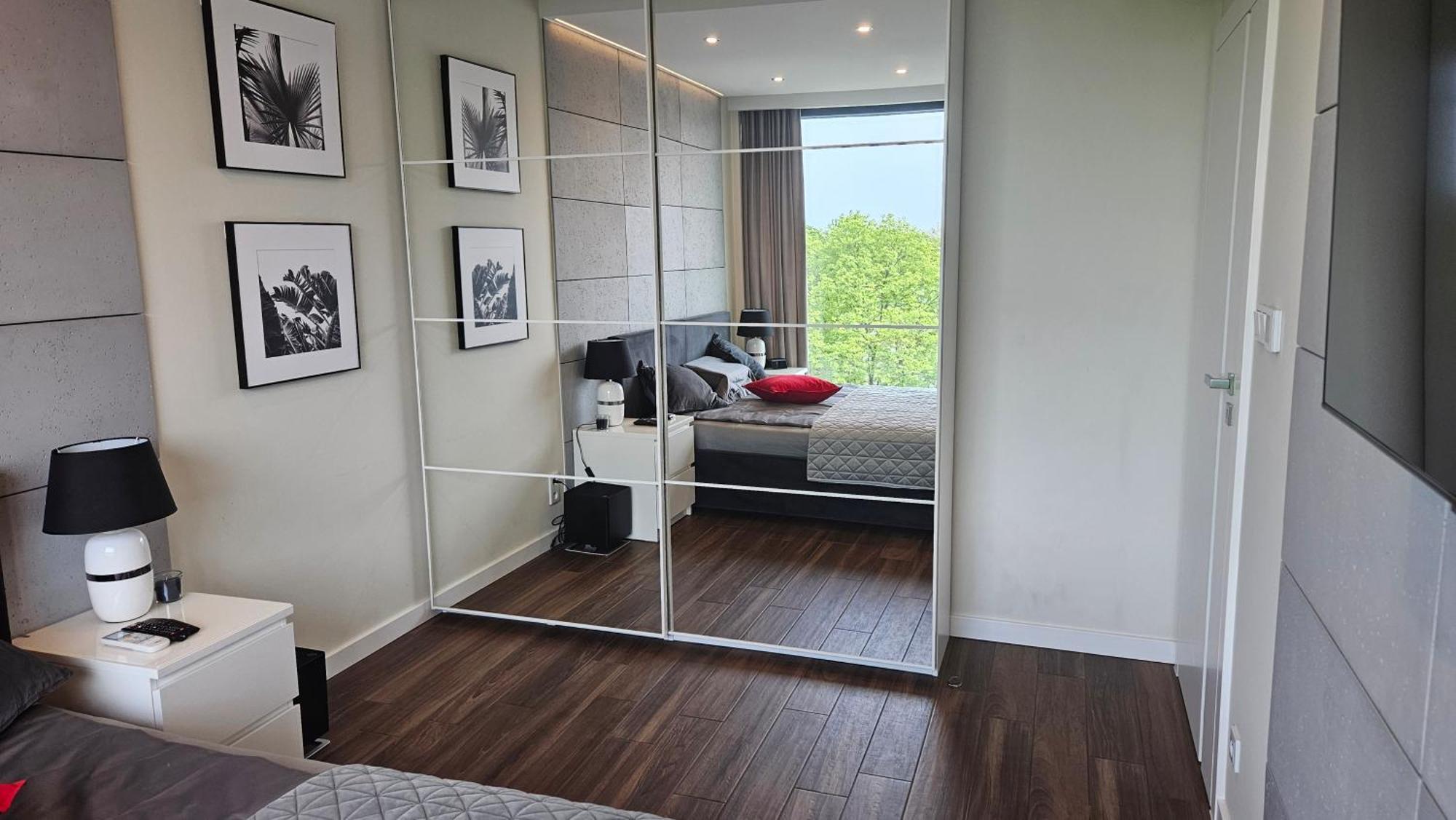 Your Apartment Unia Art Residence Люблин Екстериор снимка