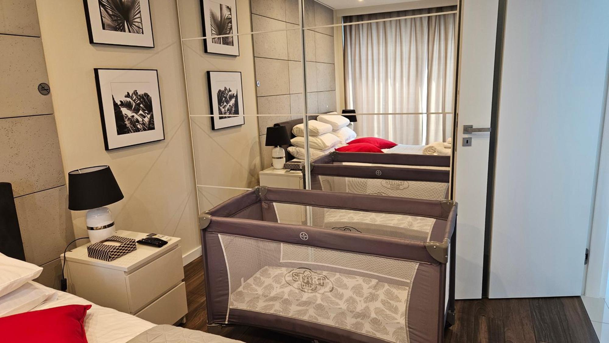 Your Apartment Unia Art Residence Люблин Екстериор снимка